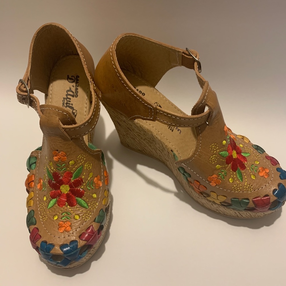 Authentic Mexican Wedges size 6